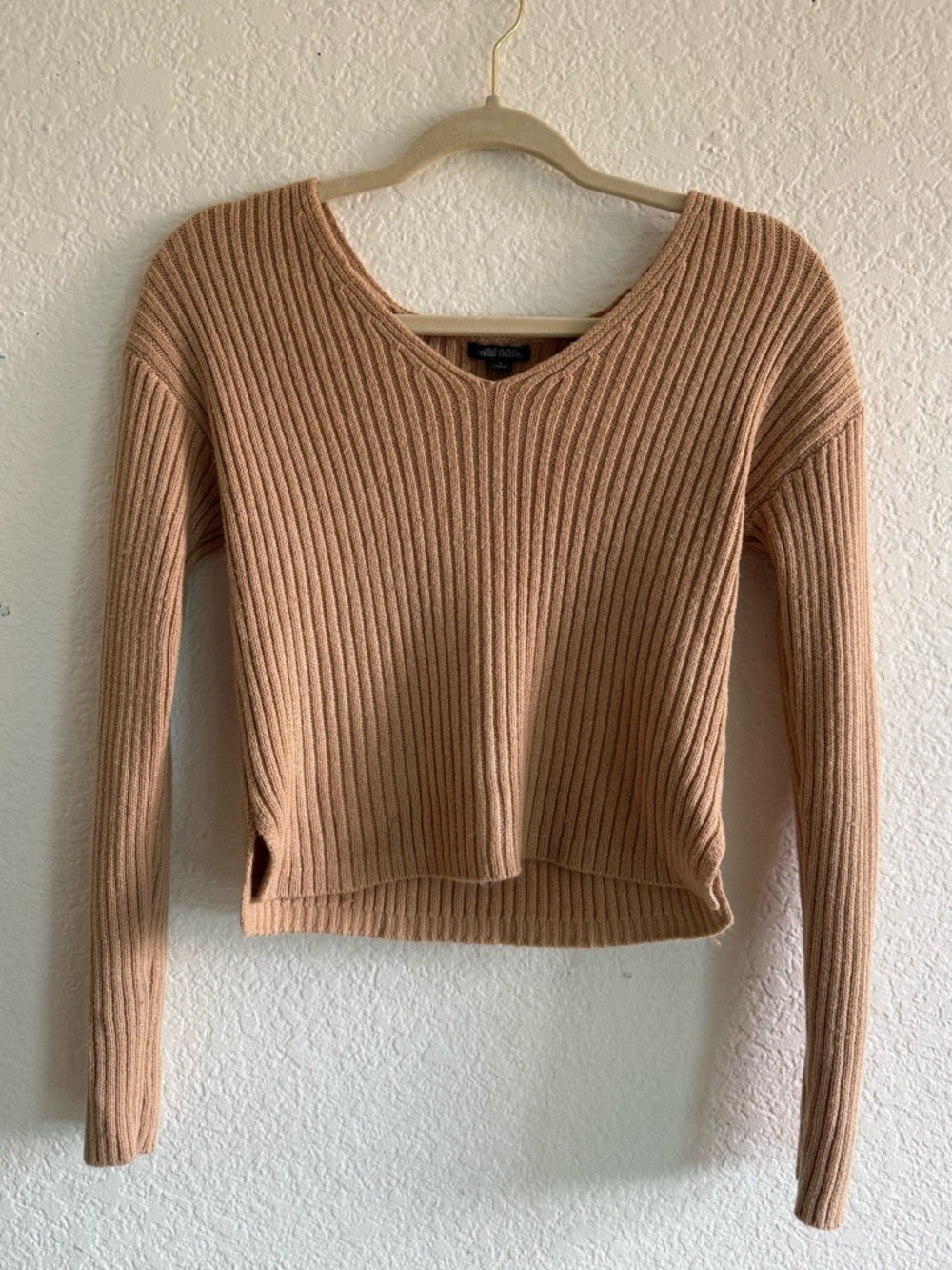 Cropped Ribbed V-Neck Sweater bright beige